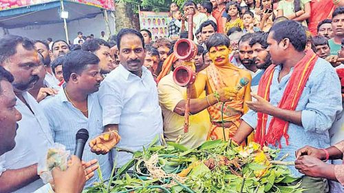 ఘనంగా తొట్టెల ఊరేగింపు