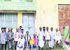 Farmers' dharna for loan waiver