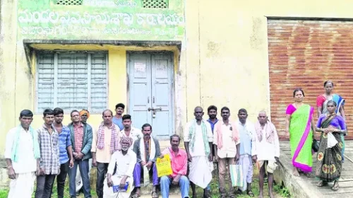 Farmers' dharna for loan waiver