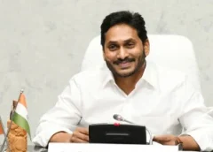 దూరమైన సొంత సామాజిక వర్గం...