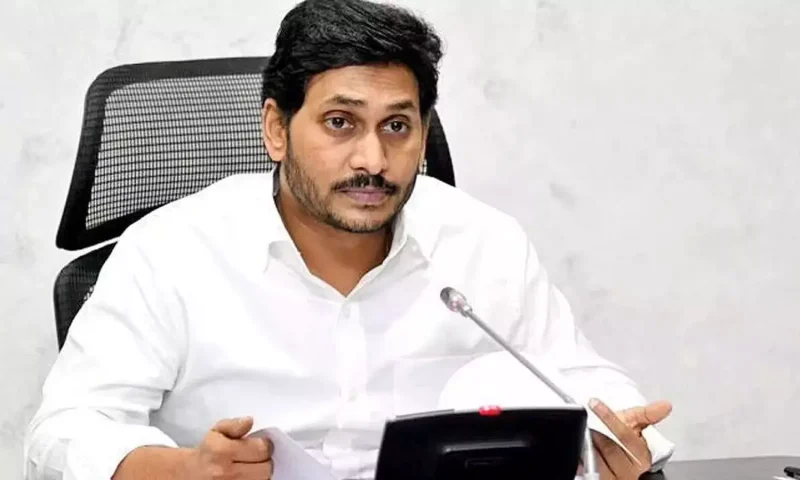 వైసీపీ ఎమ్మెల్సీల సేఫ్ గేమ్