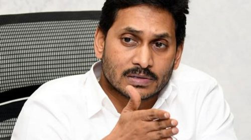 సోషల్ మీడియా కేసులతో వైసీపీ కార్యకర్తల ఇబ్బందులు