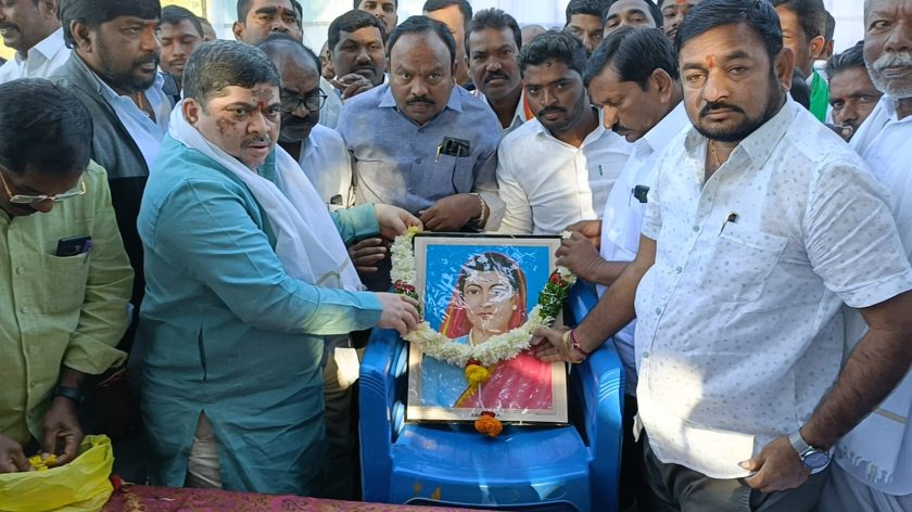 Minister Ponnam's visit to Akanna Petal Tributes to Savitri Bhai Pule