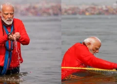 Modi takes bath in Kumbh Mela